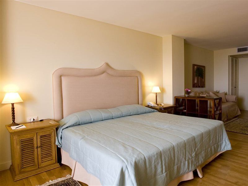 Mabely Grand Hotel Kampi  Exteriör bild