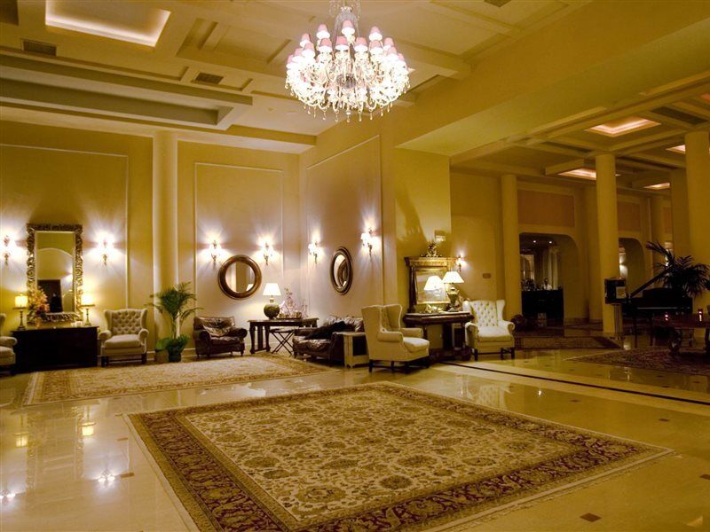 Mabely Grand Hotel Kampi  Exteriör bild